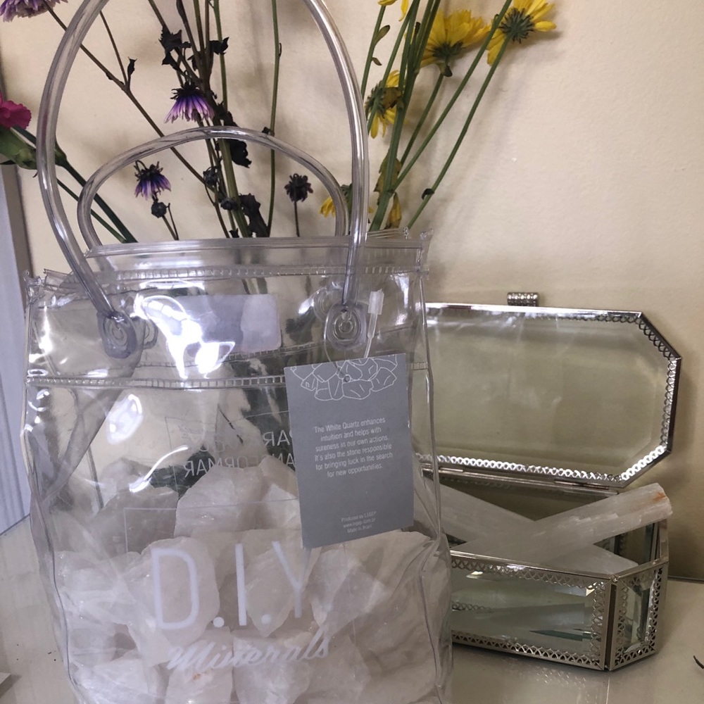 Quartz crystals - Picture 2 of 3